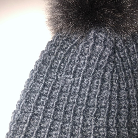 Kyi Kyi Canada Gray Knit Beanie Fox Fur Pom Wool Blend main image 4